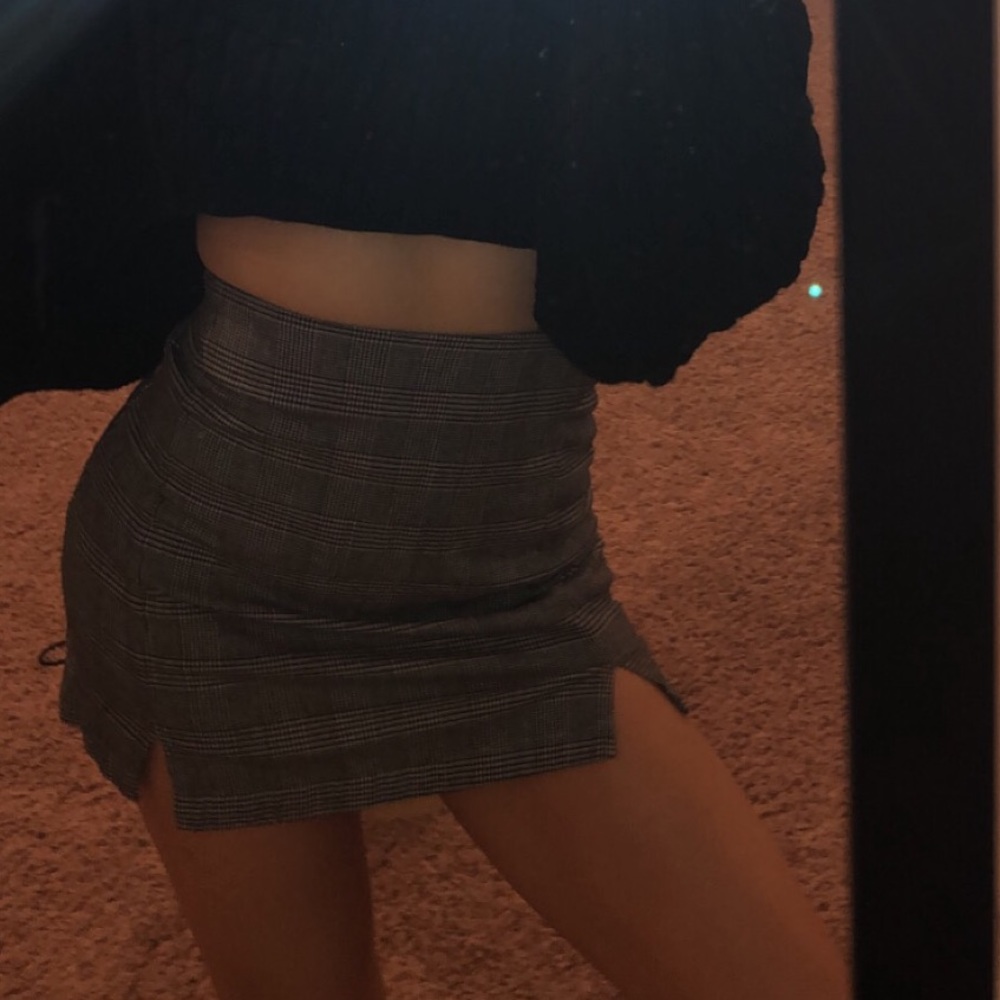 3️⃣FOR2️⃣5️⃣💲‼️BRANDY MELVILLE PLAID SKIRT